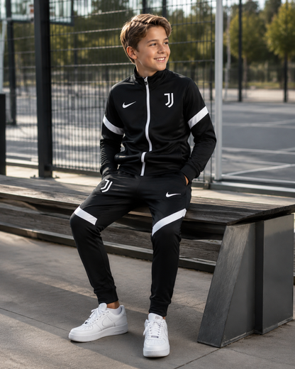 DEČIJA TRENERKA JUVENTUS – BLACK ⚫⚽